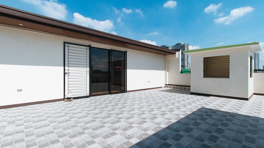 reddoorz plus near bgc mall