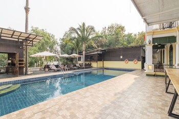 capital o 707 cheva gallery