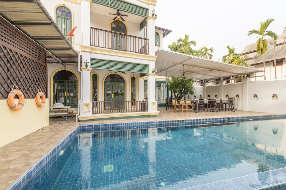 capital o 707 cheva gallery