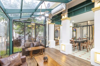 capital o 707 cheva gallery