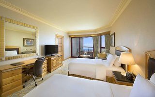 Jeddah Hilton,In Jeddah (Ash Shati),5 star