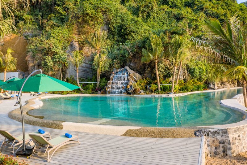 flamingo grand cat ba resort