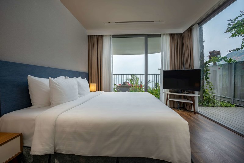 flamingo grand cat ba resort