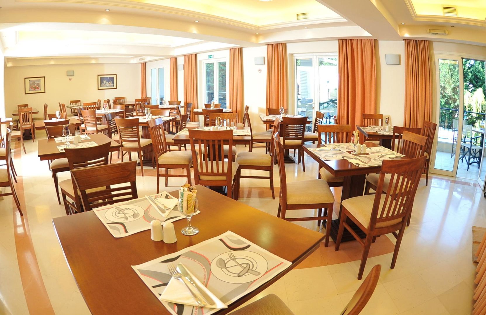 hellinis hotel