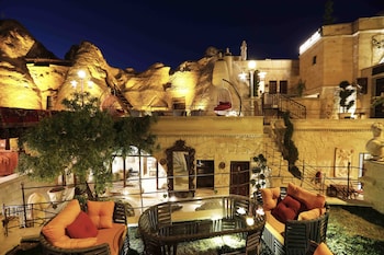 cappadocia fairy chimneys selfie cave hotels special class