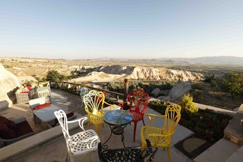 cappadocia fairy chimneys selfie cave hotels special class