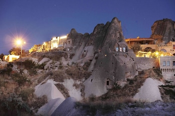 cappadocia fairy chimneys selfie cave hotels special class
