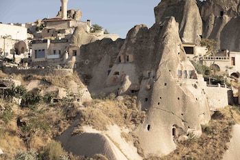 cappadocia fairy chimneys selfie cave hotels special class