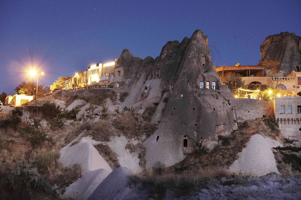 cappadocia fairy chimneys selfie cave hotels special class
