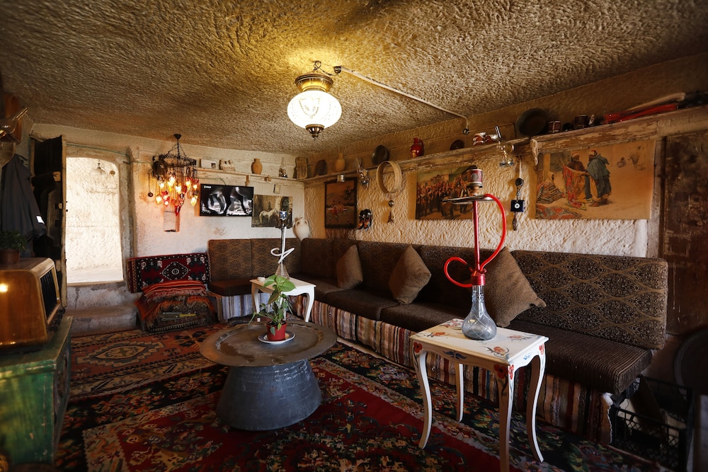 cappadocia fairy chimneys selfie cave hotels special class