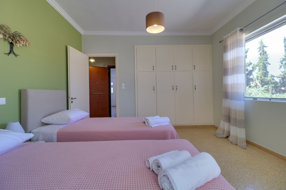 carpe diem apartments by athens airport