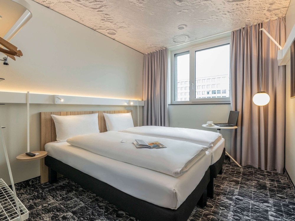 ibis duesseldorf airport