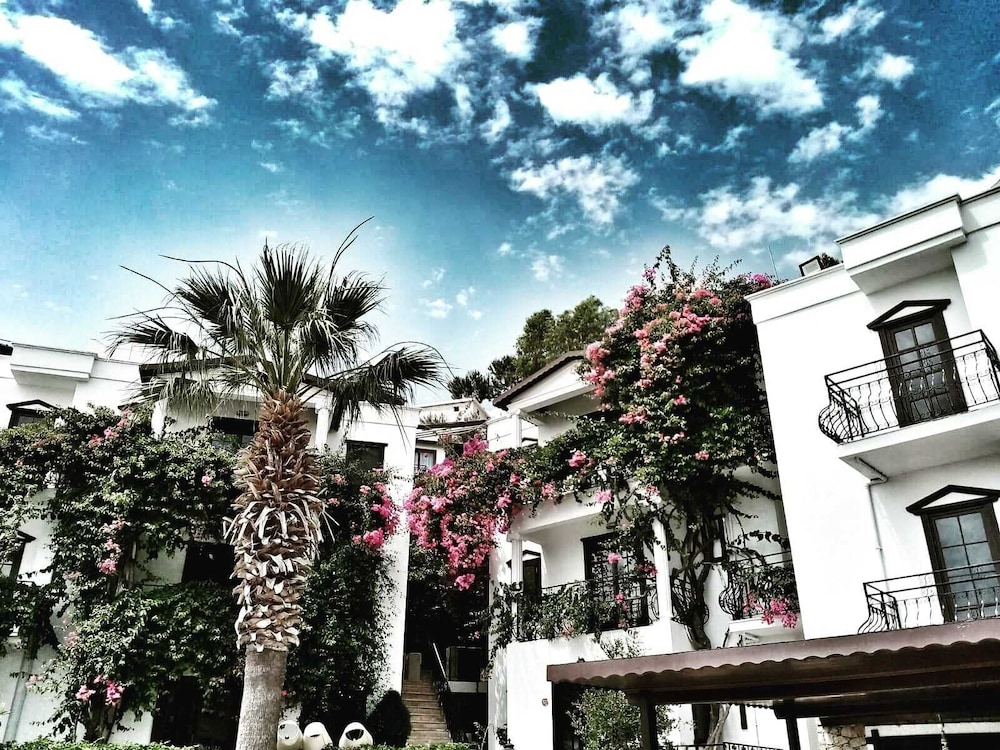 mare garden hotel akyarlar