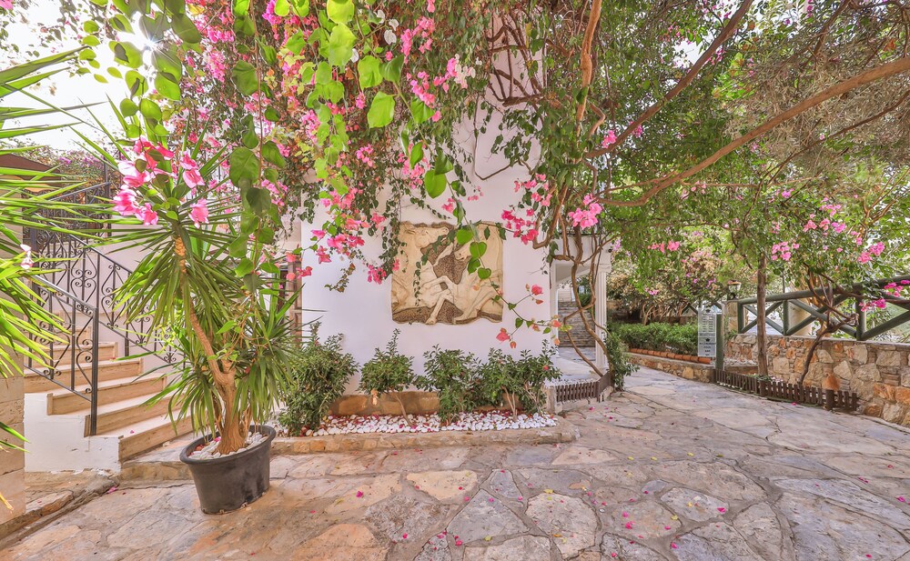 mare garden hotel akyarlar