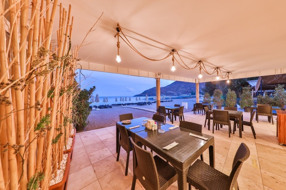 mare garden hotel akyarlar