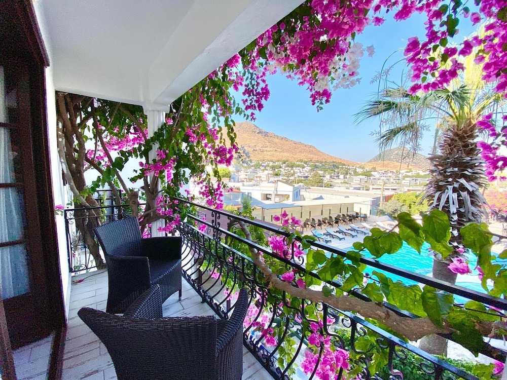 mare garden hotel akyarlar