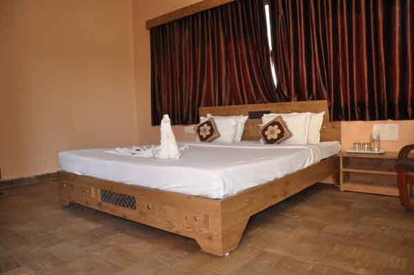 gir lions paw resort with swimming pool