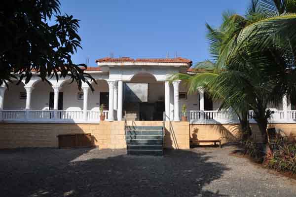 gir lions paw resort with swimming pool