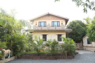 gir lions paw resort with swimming pool