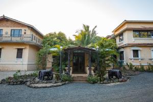 Gir Lions Paw Resort With Swimming Pool,Mendarda>>Junagadh,3 star