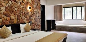 Gir Lions Paw Resort With Swimming Pool,Mendarda>>Junagadh,3 star