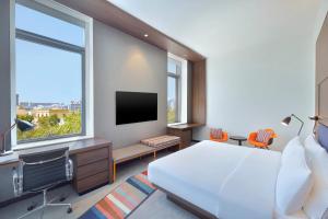 Aloft Al Mina Dubai,Sheikh Zayed Road>>Bur Dubai,4 star