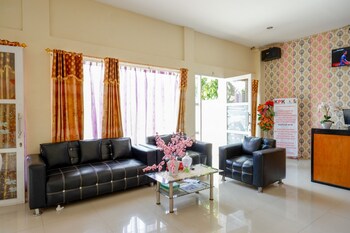 reddoorz hotel grand aulia majene