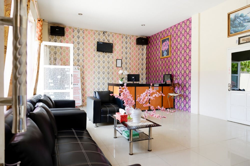 reddoorz hotel grand aulia majene