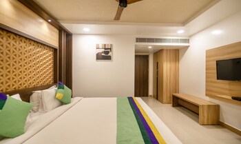 treebo golden swan pammal