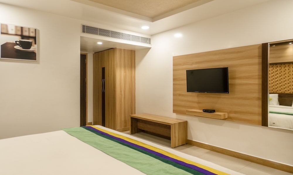 treebo golden swan pammal