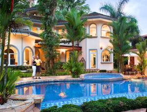 Harmon House,,4 star