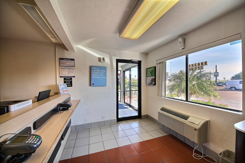 motel 6 laredo tx south