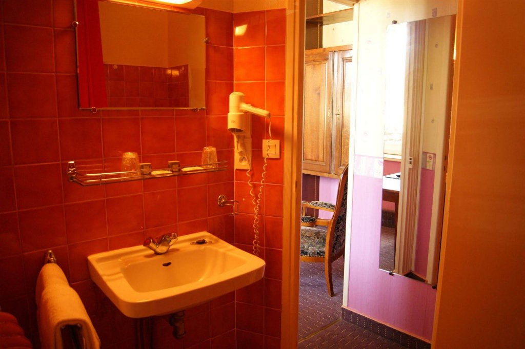 logis hotel saint pierre