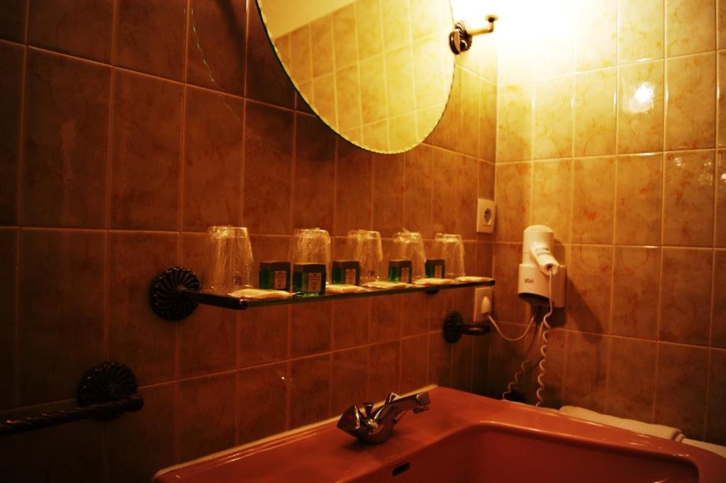 logis hotel saint pierre