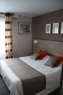 Brit Hotel Le Cygne,Fougeres>>Caen,3 star