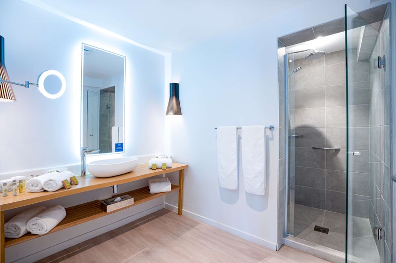 doubletree by hilton noumea ilot maitre resort