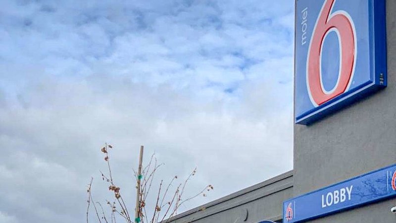 motel 6 louisville ky airport fair expo