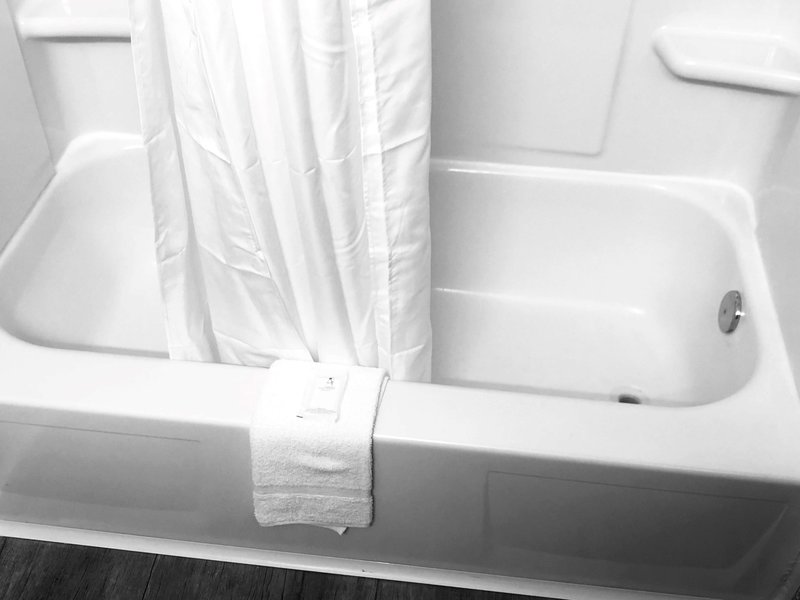 montgomery inn and suites