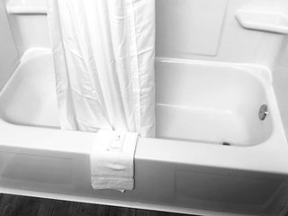montgomery inn and suites
