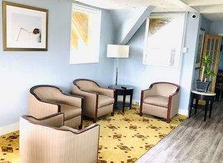 montgomery inn and suites