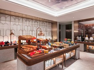 mercure shanghai waigaoq free trade zone