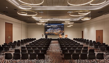 parkroyal monash melbourne