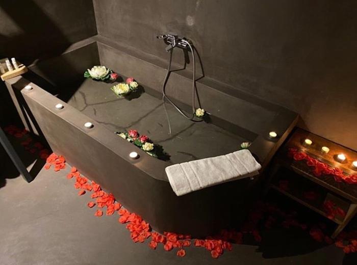 dims hotel and restaurant