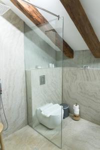 dims hotel and restaurant