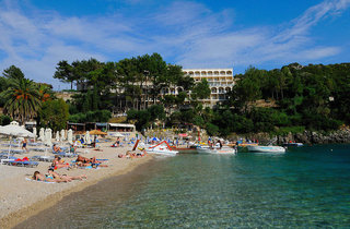 akrotiri beach resort hotel adult friendly