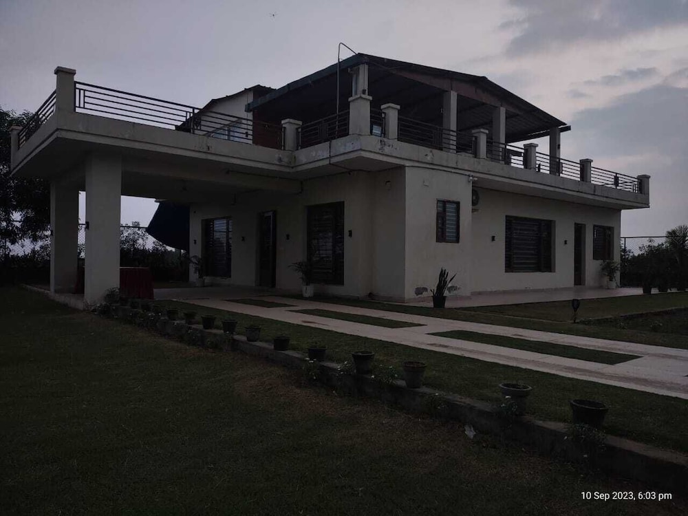 aa hotels and resorts chandigarh panchkula