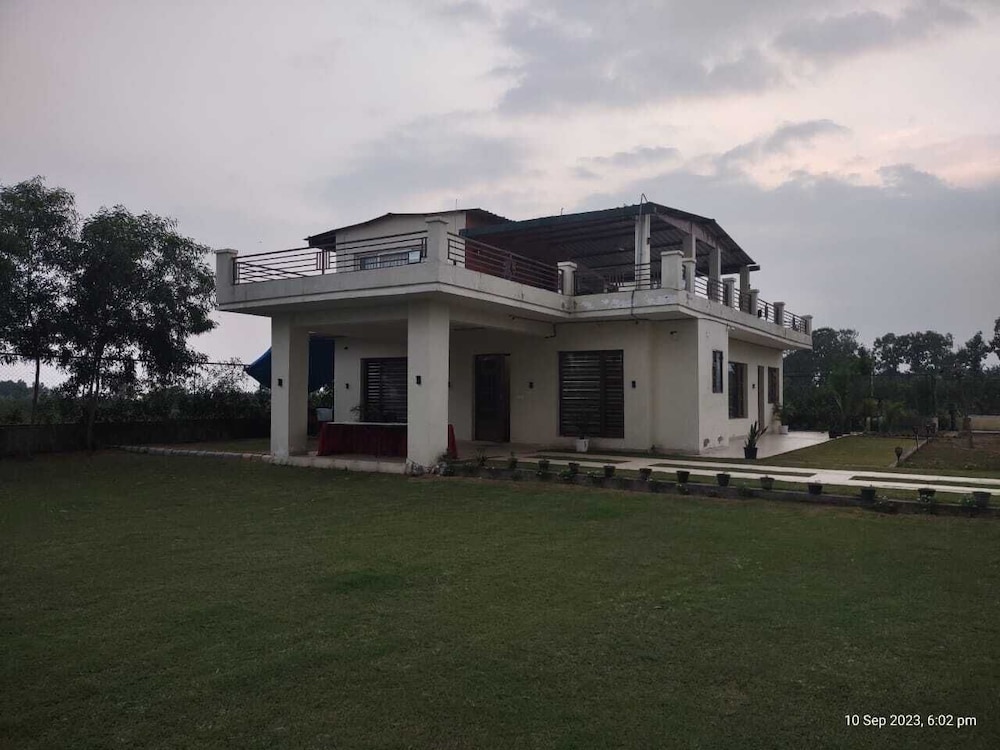aa hotels and resorts chandigarh panchkula