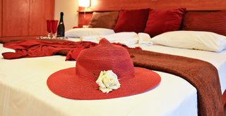 belussi beach hotel and suites