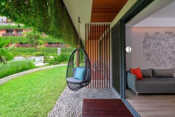 aloft bali kuta at beachwalk