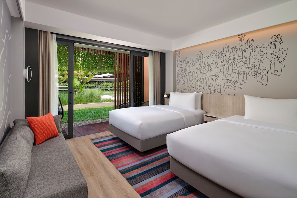 aloft bali kuta at beachwalk